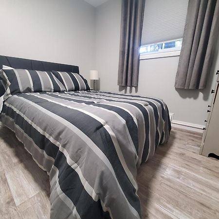 Modern Private 1Br Apt. W/Free Prkg + Fast Wi-Fi Sault Ste. Marie Exteriör bild