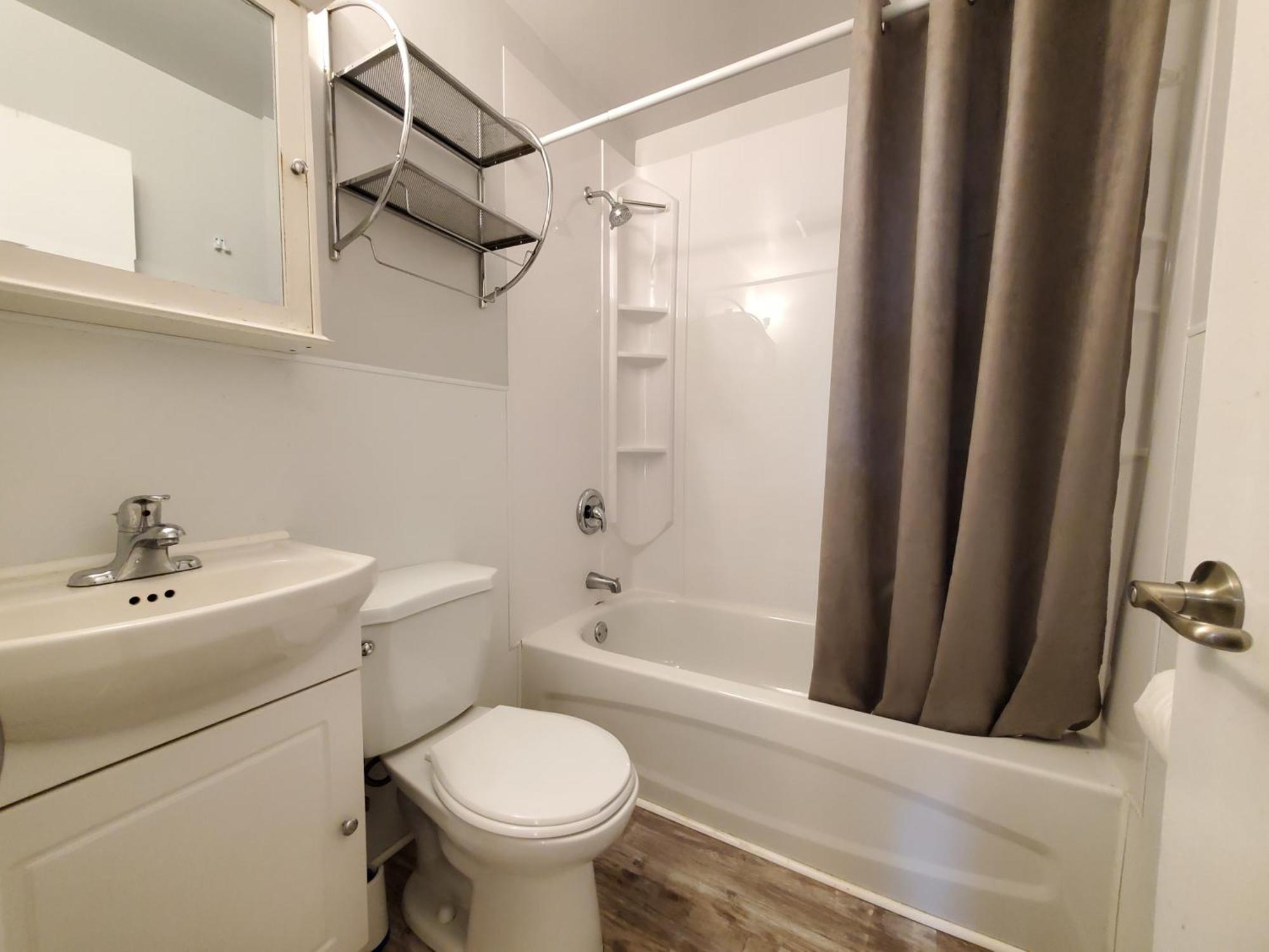 Modern Private 1Br Apt. W/Free Prkg + Fast Wi-Fi Sault Ste. Marie Exteriör bild