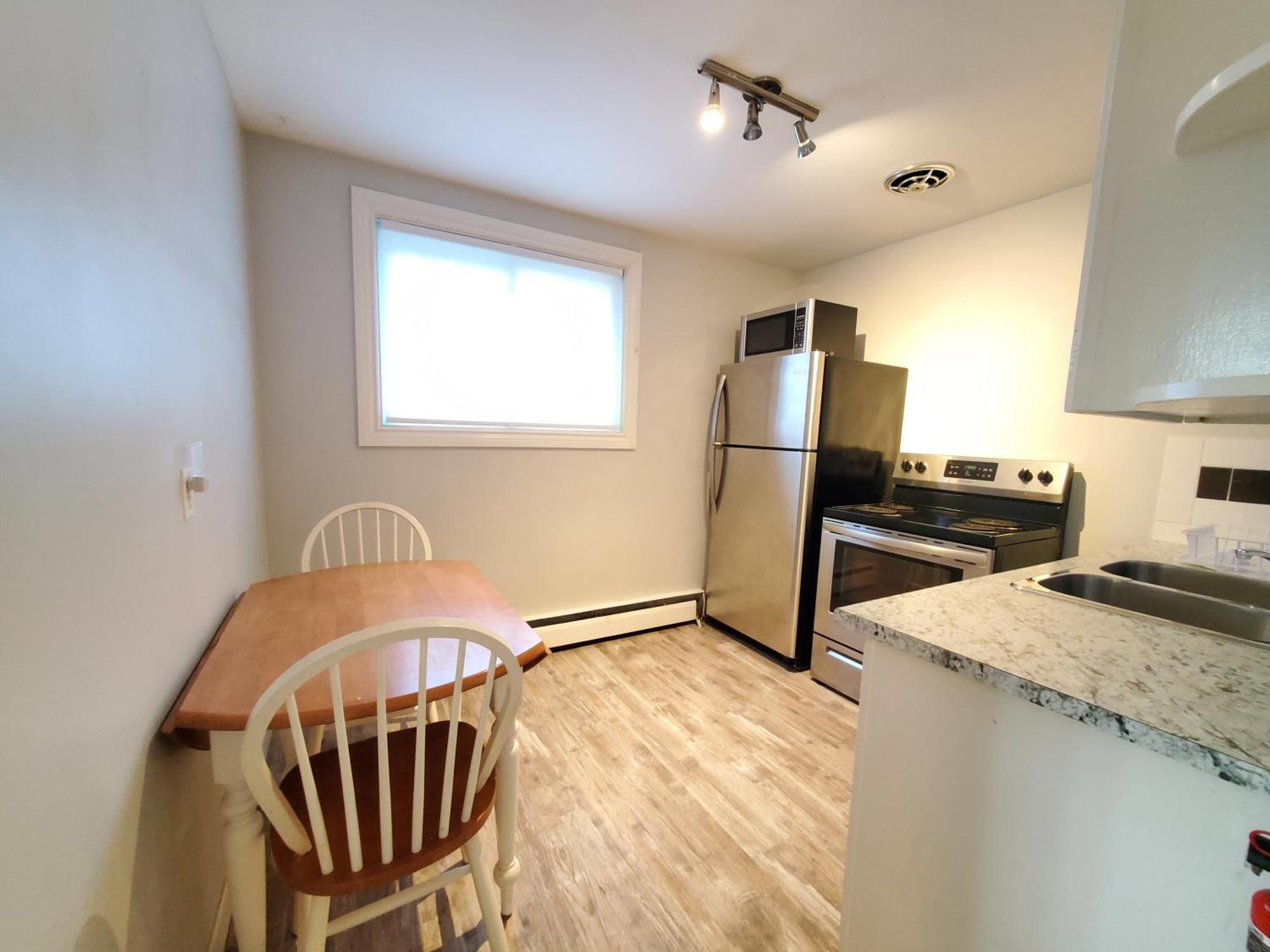 Modern Private 1Br Apt. W/Free Prkg + Fast Wi-Fi Sault Ste. Marie Exteriör bild