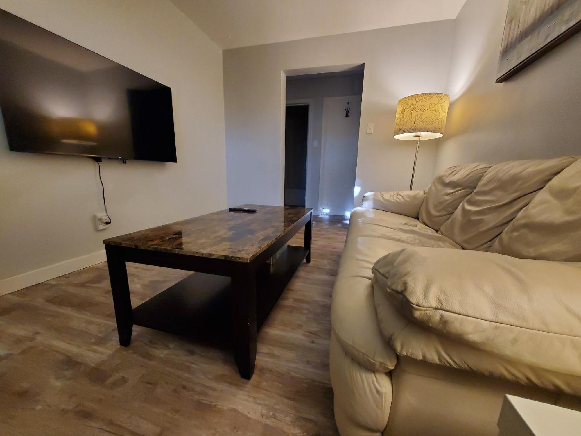 Modern Private 1Br Apt. W/Free Prkg + Fast Wi-Fi Sault Ste. Marie Exteriör bild